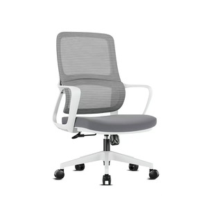 Silla de oficina ergonómica de malla con altura ajustable y reposabrazos fijos para uso con computadora y sentarse por largos períodos. - Product Image 2
