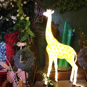 Theme Park Decoration Outdoor Large Fiberglass Sculpture Animal Christmas Decoration Giraffe Background Decorations
