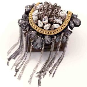 Premium Frisado Ombro Acessório Party Wear DIY Moda Rhinestone Lantejoula Broche Emblema De Metal Plástico Ombro Flor Vestuário - Product Image 4