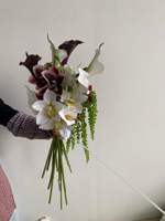 Buket Pengantin Mewah Putih Cosmos Peony Bertingkat, Anggrek Burgundy, Calla Lily, Amaranthus & Dekorasi Pernikahan Romantis