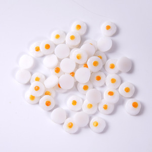 Huevos Fritos en Miniatura, Accesorios de Comida Realistas para Manualidades, 1 cm de Diámetro, Huevos Fritos en Miniatura, Accesorios para Escenas de Juguete - Product Image 5