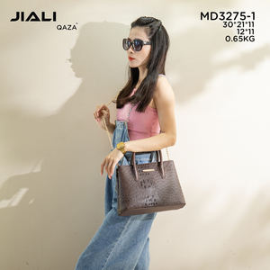 Sacs à <span class=keywords><strong>main</strong></span> élégants en gros pour femmes 2023 Nouvelle mode PU Décontracté Fourre-tout ouvert 2-en-1 Haute qualité Imperméable Chaînes solides Alligator - Product Image 6