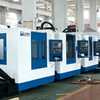   Centre d'usinage CNC 828D avec contrôleur VMC850, fraiseuse à métaux CNC, broche à entraînement direct BT40 12000 tr/min