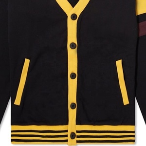 Cardigan tricoté noir pour homme Iota Phi Theta, personnalisé en gros, avec bordure jaune, manches longues, fermeture boutonnée, pull d'automne - Product Image 3