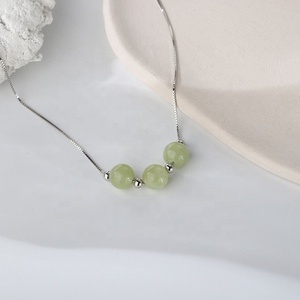Collier personnalisé étanche avec symbole porte-bonheur, élégant, en acier inoxydable plaqué or 18 carats, chaîne à maillons, pendentif en jade vert, cadeau - Product Image 5