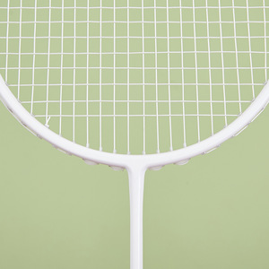 Raquette de <span class=keywords><strong>badminton</strong></span> Aidele en fibre de carbone intégrale légère, tissée en PU, 4U, supporte une tension élevée de 2228 LBS, entraînement professionnel modéré - Product Image 3