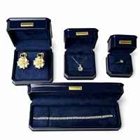 Boîte à bijoux octogonale en cuir PU avec plaque dorée, logo personnalisé, insert en velours, pour bague, boucles d'oreilles, pendentif, bracelet, coffret cadeau