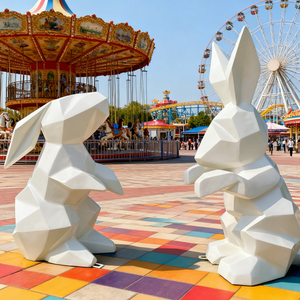 2025รูปปั้นกระต่ายตัดเรขาคณิตสีสัตว์ศิลปะแอบสแตรกขนาดกำหนดได้เองรูปปั้นกระต่ายเรซิ่นสุดหรูทนต่อสภาพอากาศในสวน - Product Image 1