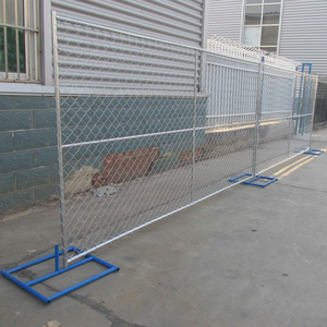 Panneaux de clôture temporaire à maillons amovibles populaires aux États-Unis pour la construction, le stockage et la sécurité des cours - Product Image 1