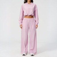 Nouvel ensemble de vêtements de sport 2 pièces avec protection UV : veste à capuche courte et pantalon large avec passepoil contrastant