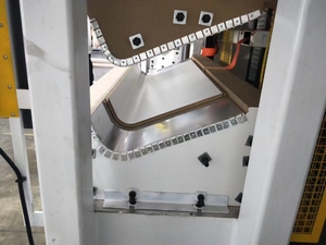Presse à chaud sous vide à <span class=keywords><strong>cintrage</strong></span> incurvée en <span class=keywords><strong>bois</strong></span> à haute fréquence/presse servo-hydraulique à grande vitesse pour le formage à chaud - Product Image 6