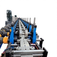 Machine de profilage à froid entièrement automatique pour supports de panneaux solaires en forme de C, avec contrôle PLC, haute précision, ligne de production de profilage à froid motorisée