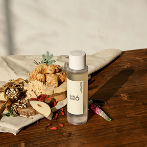 โทนเนอร์ขิงลายดอกไม้เกาหลีพร้อมสารเพิ่มความกระจ่างใสให้ความชุ่มชื้นอย่างล้ำลึกต่อต้านริ้วรอยบำรุงผิวสำหรับผิวบอบบาง - Product Image 1