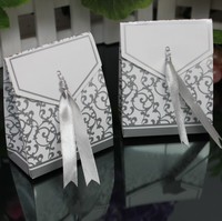 Einzigartige Tier-Liebesengel Hochzeitsdekoration Gastgeschenke Süßigkeitenschachteln mit Turmform-Design Umweltfreundliche Papierverpackung und Schleife