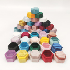 Scatola di gioielli in velluto con Logo personalizzato all'ingrosso scatola di lusso 2 slot scatola di anelli di nozze <span class=keywords><strong>Vintage</strong></span> Mini esagonale scatola di gioielli in velluto - Product Image 6