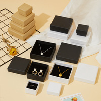 Boîtes d'Emballage de Bijoux avec Logo d'Entreprise Gratuites Organisateur de Bijoux Boîte à Colliers Emballage Cadeau Boucles d'Oreilles Boîtes en Carton