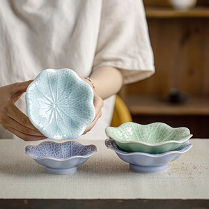 Plat à fruits en porcelaine en forme de feuille, grande assiette à dessert sur pied, plat à gâteau de mariage, style rétro de luxe - Product Image 1