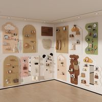 Organisateur mural robuste en bois sculpté moderne en forme de nuage avec crochets et étagères pour entrée, chambre d'enfant, salon, magasin de détail