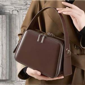 กระเป๋าสะพายไหล่เดี่ยวสไตล์เรโทร มินิมอล แฟชั่นใหม่ ทันสมัย ลำลอง  กระเป๋าถือผู้หญิงใบเล็ก - Product Image 3