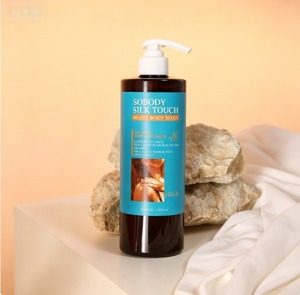 Gel Douche Hydratant Effet Soie K-Beauty Grand Format 1000ml – Nettoyant Quotidien Doux pour la Peau, Idéal Spa (Vente en Gros) - Product Image 4