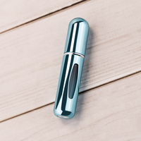Flacon pulvérisateur de parfum rechargeable OEM 5 ml en verre carré, format voyage miniature, portable, avec pompe rotative, écran