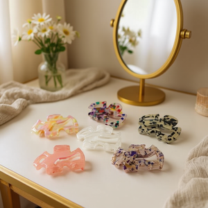 Pinces à cheveux Nina 9 cm en acétate, couleur dégradée, accessoires de mode pour femmes - Product Image 3