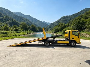 Camion <span class=keywords><strong>de</strong></span> remorquage à plateau inclinable hydraulique Foton, double remorquage avec treuil hydraulique pour le sauvetage <span class=keywords><strong>de</strong></span> véhicules lourds en cas <span class=keywords><strong>d</strong></span>'accident routier - Product Image 5