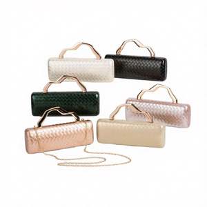 Portefeuille de soirée pour femme avec mosaïque métallique multicolore, idéal pour les mariages - Product Image 4