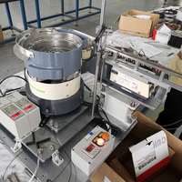 Désossé bague d'étanchéité système plateau vibrant d'alimentation automatique mangeoire