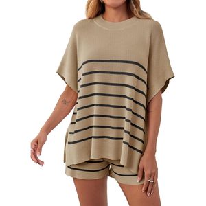 Ensemble 2 pièces tricoté rayé sur mesure pour femme : Haut oversize à manches chauve-souris et short taille haute – Tenue d'été décontractée - Product Image 1