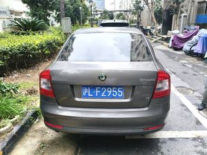 Skoda Octavia d'occasion 2012, berline 1.6L 6AT, 105 ch, 155 Nm, suspension indépendante, coffre de 790 L, qualité A, export - Product Image 5