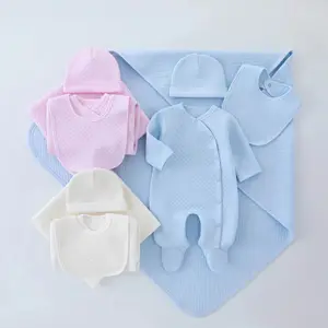 2023 yenidoğan bebek kız hediye giyim seti pamuk Layette düz 4 adet romper battaniye ile Set, şapka, ve Bib