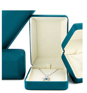 ใหม่ล่าสุดหรูหราแสงระดับไฮเอนด์หนัง PU ทรงสี่เหลี่ยมเนื้อเหล็กหนัง PU กำไลข้อมือสร้อยคอซับในกำมะหยี่เครื่องประดับ - Product Image 4