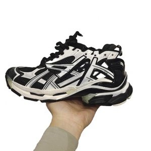 Chaussures décontractées originales rétro pour hommes, style running, en cuir épais et léger, à lacets, en maille PVC, de haute qualité, de la marque Stock X Designer. - Product Image 1