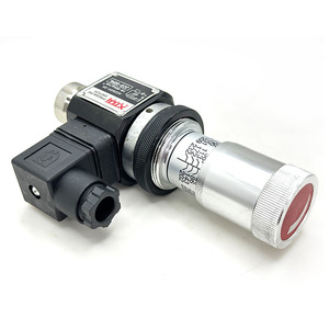 Interruptor de Presión Jufeng JCS02N para Aceite Hidráulico G1 2 IP54, Material de Latón - Product Image 1