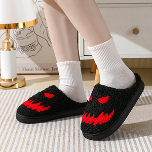 Chaussons d'intérieur antidérapants en peluche pour femme avec motif tête de citrouille maléfique, nouvelle technologie, chaussures chaudes hiver-été à bout fermé et amorti - Product Image 3