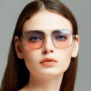 Lunettes de soleil carrées vintage tendance pour hommes et femmes avec logo personnalisé, monture métallique, protection UV400, double pont, vente chaude - Product Image 2