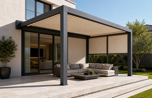 Pérgola motorizada de aluminio de lujo RKOVE RK-C2 con luces LED y pantalla lateral de privacidad, toldo impermeable. - Product Image 2