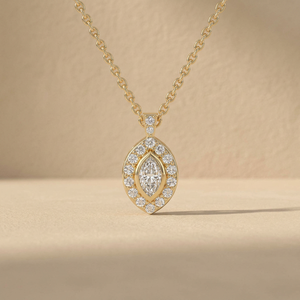 Pendentif en or jaune pour femme avec diamant taille marquise et double halo pavé, bijou de fiançailles classique - Product Image 1