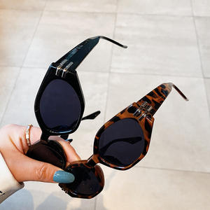 Gafas de Sol Modernas Irregulares con Marco Blanco, Protección UV400, Unisex, Lentes de PC Tipo 3, Estilo Transfronterizo J3-20105 - Product Image 3