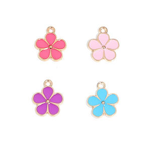 Materiales <span class=keywords><strong>de</strong></span> Aleación Originales <span class=keywords><strong>de</strong></span> Fábrica para Accesorios DIY, Diseño <span class=keywords><strong>de</strong></span> Flor <span class=keywords><strong>de</strong></span> Cinco Pétalos en Rojo Rosado, Lindos para Pendientes, Pulseras, Collares y Colgantes - Product Image 3