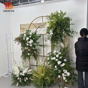 ซุ้มดอกไม้แต่งงานสีขาวเขียวแบบเรียบหรูสำหรับงานแต่งงานในป่า - Product Image 1