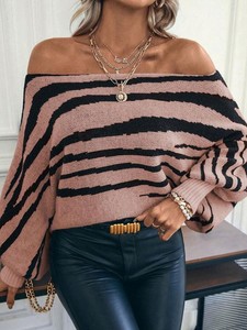 Pull décontracté ample à rayures zébrées en jacquard tricoté pour femme 2026, à épaules dénudées et manches chauve-souris - Product Image 1