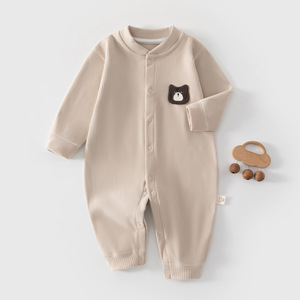 Combinaison tricotée pour bébé, manches longues, unisexe, couche de base chaude avec patch ours, pour le printemps, l'automne et l'hiver - Product Image 1
