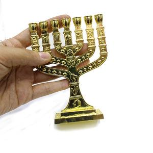 Vente en gros de candélabres religieux à sept trous en or reliques anciennes du Saint Graal décorées - Product Image 3