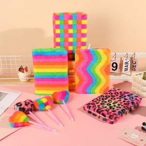 Cuaderno de Tapa Dura con Diseño de Arcoíris A5, Juego de Bolígrafos de Peluche, Regalo para el Día de San Valentín, Cuaderno para Estudiantes, Popular en Instagram - Product Image 1