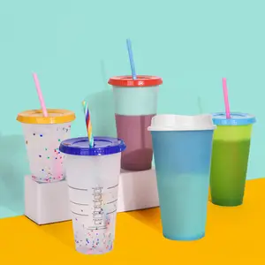 maßgeschneiderte tassen Suppliers-2021 Kunden spezifische Farbe Kunststoff Kaffeetassen mit Deckel und Stroh Wieder verwendbare Temperatur Saft Wasser Trink flasche Magic Mug 34