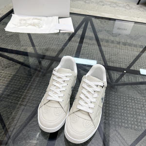 Zapatillas Blancas Retro con Suela Gruesa y Estrellas, Modelo 2026 Otoño-Invierno, Deportivas y Casuales de Piel Blanca - Product Image 2