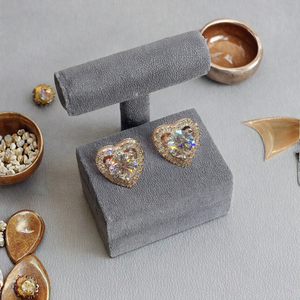 Pendientes de Plata 925 Chapados en Oro con Forma de Corazón, Engaste de Moissanita Tallada en Corazón, Diseño Romántico y Moderno, Unisex, para Fiestas y Ocasiones Especiales - Product Image 3