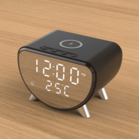 Produits multifonctionnels Station de charge de bureau 15W Chargeur rapide Température Horloge numérique avec chargement sans fil pour iPhone